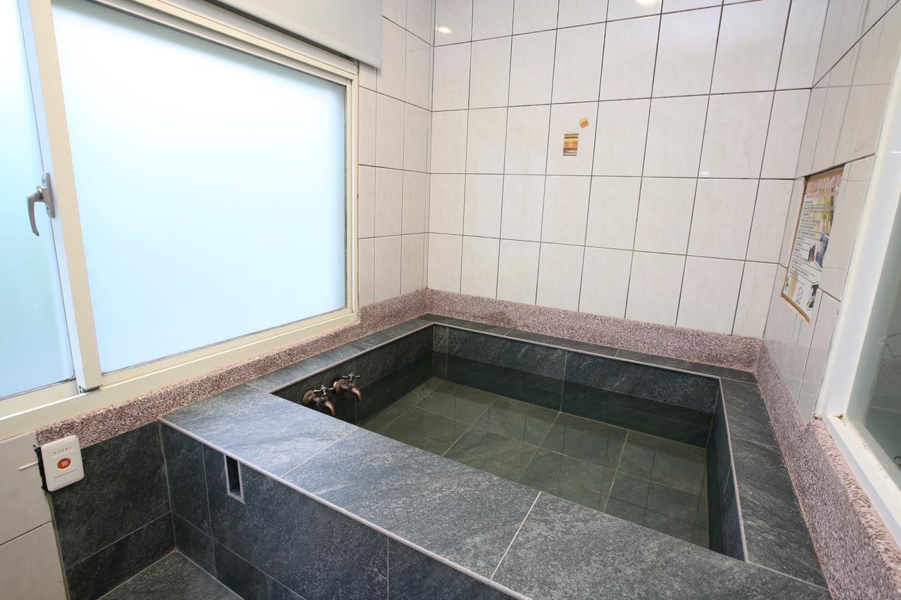 Cyuan Tang Hot Spring Hotel Jiaoxi Esterno foto