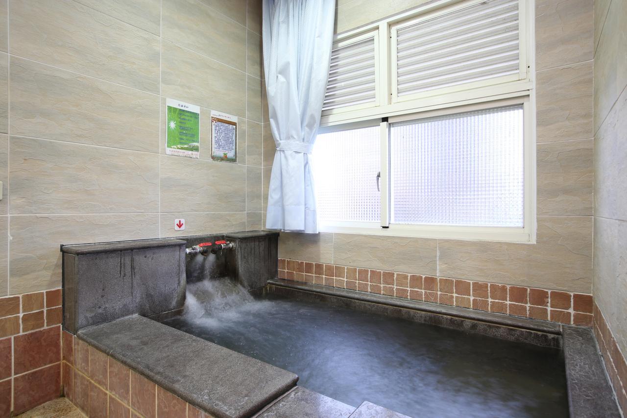 Cyuan Tang Hot Spring Hotel Jiaoxi Esterno foto