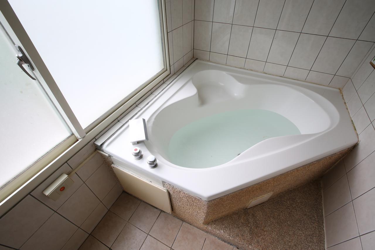 Cyuan Tang Hot Spring Hotel Jiaoxi Esterno foto